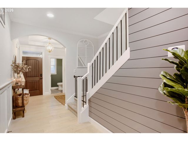 15463 Nw DOMINION Dr, Portland, OR 97229