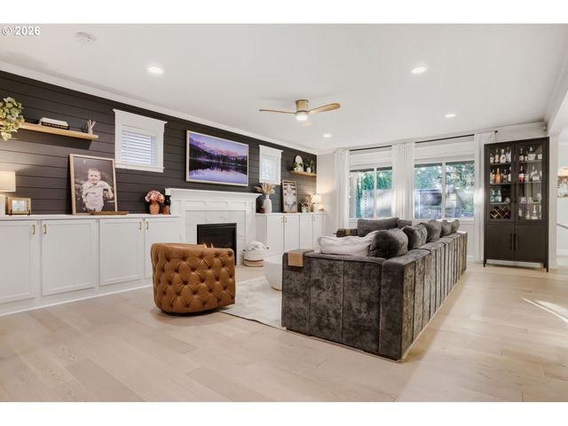 15463 Nw DOMINION Dr, Portland, OR 97229