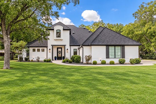 8017 W Landings Road, Granbury, TX 76049