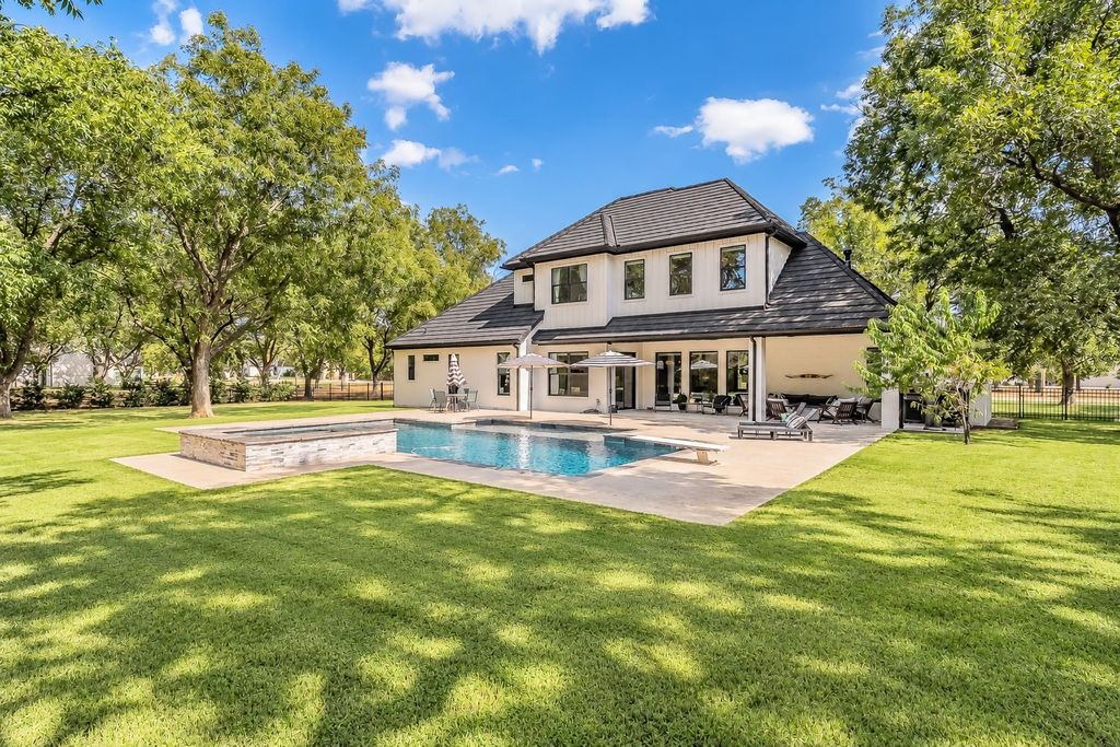 8017 W Landings Road, Granbury, TX 76049 — photo 4