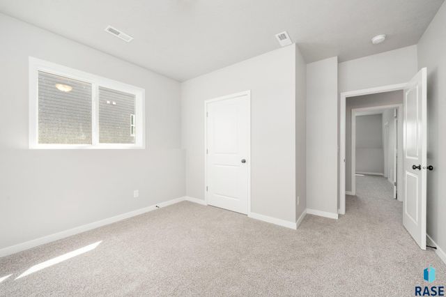 522 Hillside St, Harrisburg, SD 57032