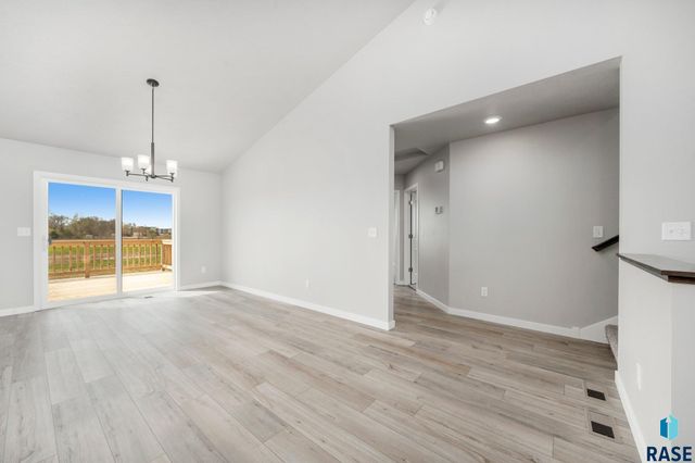 522 Hillside St, Harrisburg, SD 57032