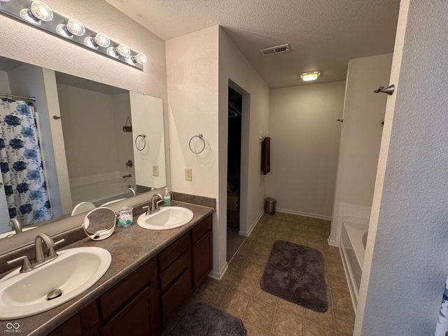 1115 Maple Run Drive, Sheridan, IN 46069