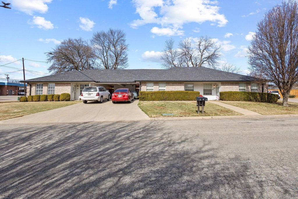 805 Peachtree Place, Sherman, TX 75090