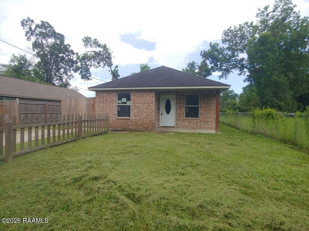 1423 W College Avenue, Opelousas, LA 70570