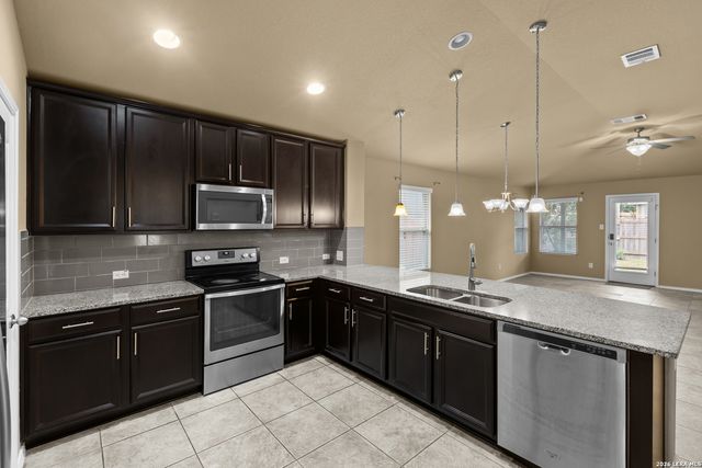 2527 Gato Del Sol, San Antonio, TX 78245