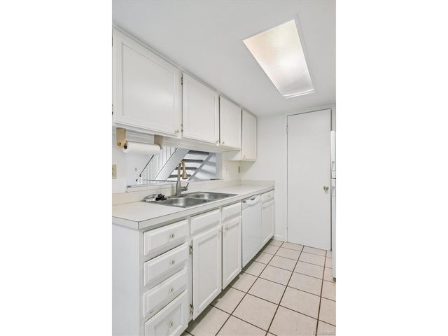 16 Amesbury St, Broomfield, CO 80020
