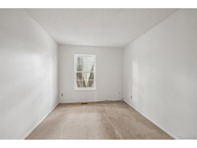 16 Amesbury St, Broomfield, CO 80020