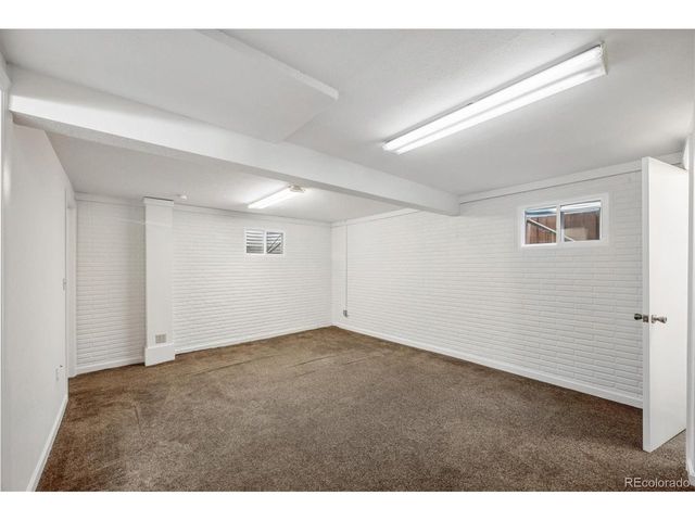 16 Amesbury St, Broomfield, CO 80020