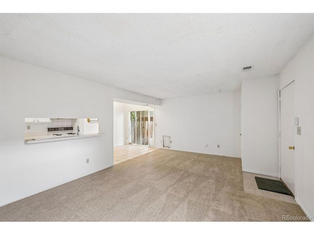 16 Amesbury St, Broomfield, CO 80020