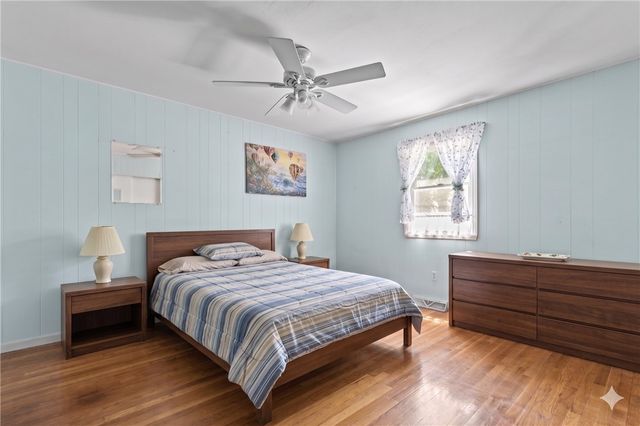 15 Hanley Lane, Warren, RI 02885