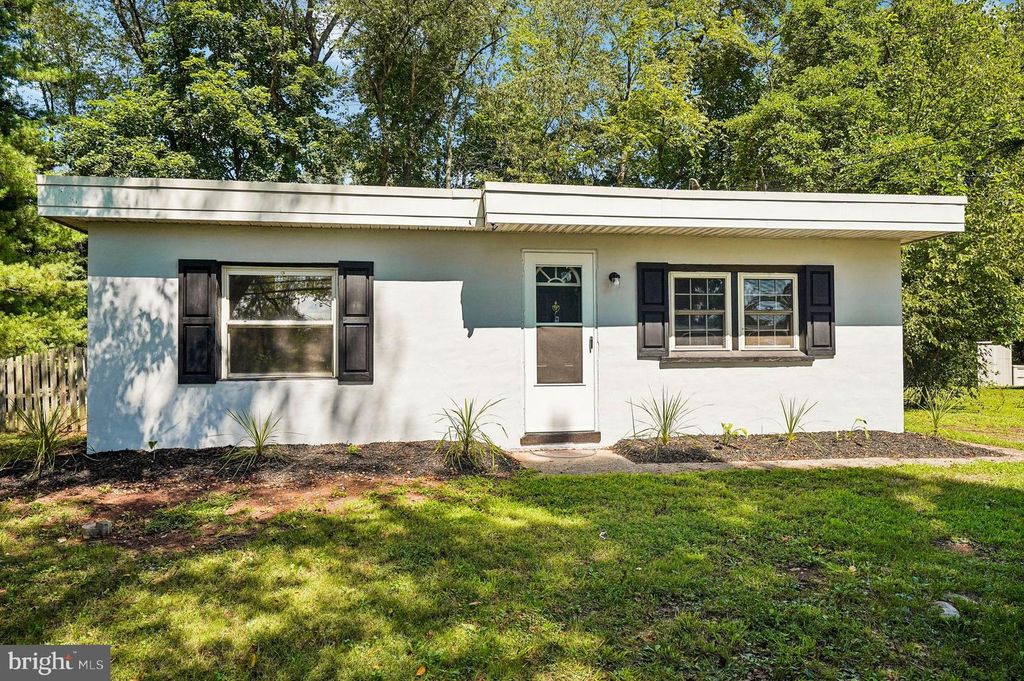 1270 MAIN ST, LINFIELD, PA 19468 — exterior
