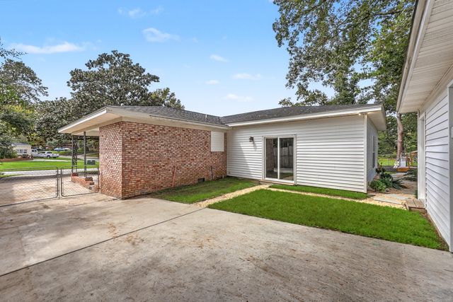 330 Oxford Road, Ladson, SC 29456