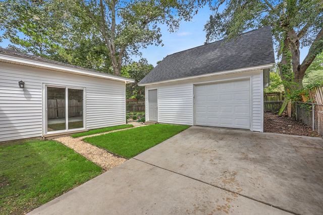 330 Oxford Road, Ladson, SC 29456