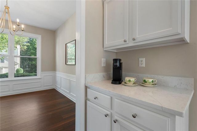 2420 Greyhurst Way SW, Smyrna, GA 30082