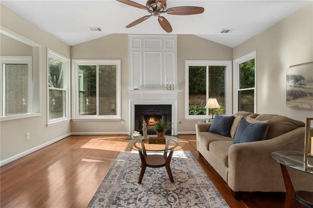 2420 Greyhurst Way SW, Smyrna, GA 30082