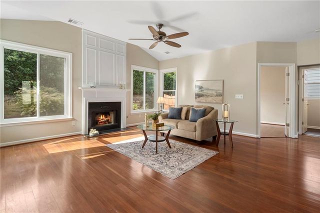 2420 Greyhurst Way SW, Smyrna, GA 30082
