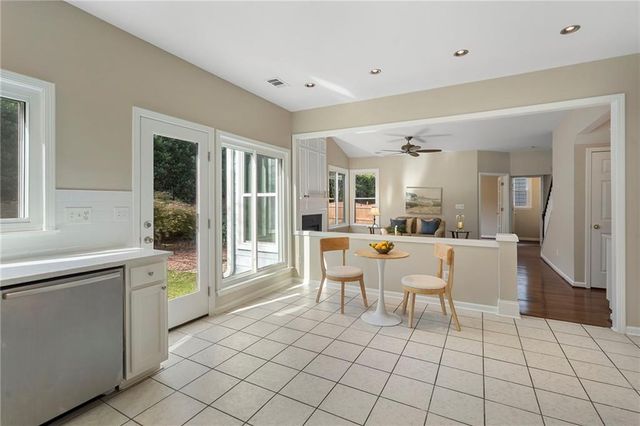 2420 Greyhurst Way SW, Smyrna, GA 30082
