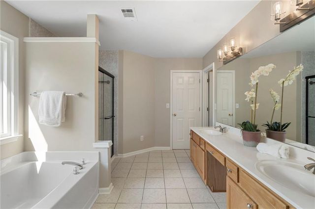 2420 Greyhurst Way SW, Smyrna, GA 30082