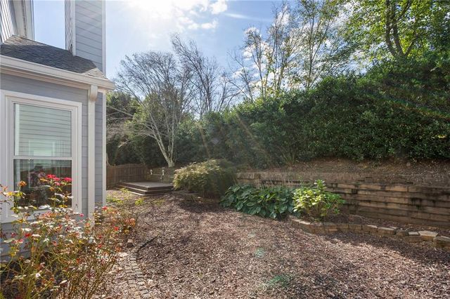 2420 Greyhurst Way SW, Smyrna, GA 30082