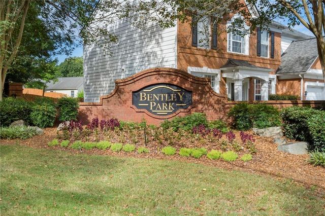 2420 Greyhurst Way SW, Smyrna, GA 30082