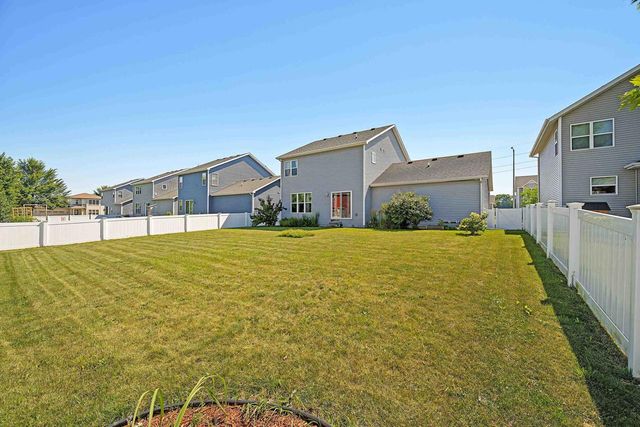 4716 CATALINA Parkway, Mcfarland, WI 53558