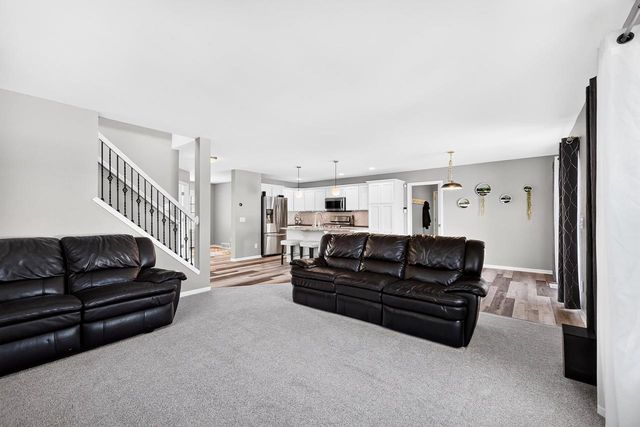4716 CATALINA Parkway, Mcfarland, WI 53558