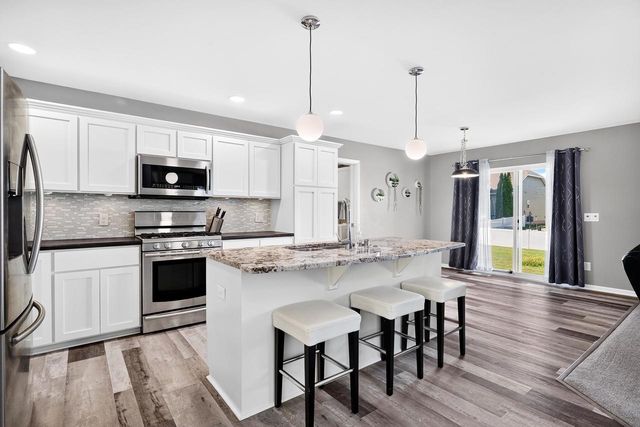 4716 CATALINA Parkway, Mcfarland, WI 53558
