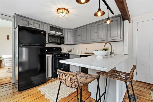 8 California St, Newburyport, MA 01950