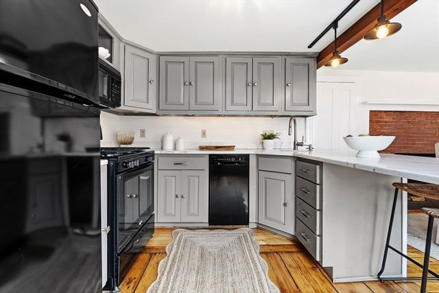 8 California St, Newburyport, MA 01950