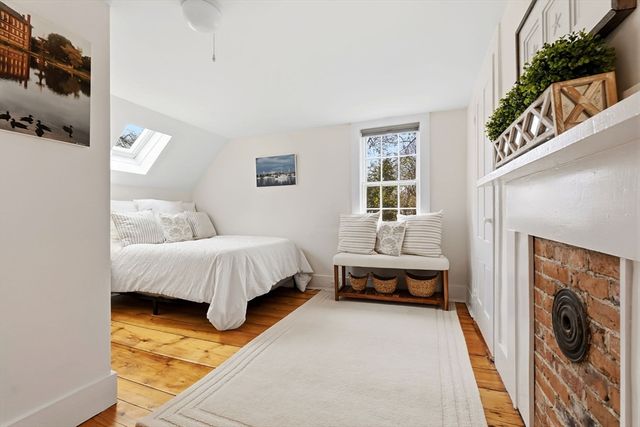 8 California St, Newburyport, MA 01950