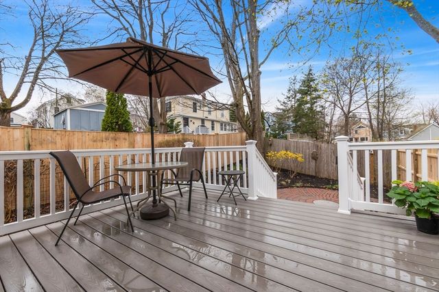 8 California St, Newburyport, MA 01950