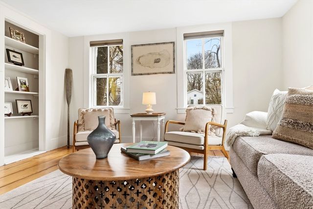 8 California St, Newburyport, MA 01950