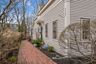 8 California St, Newburyport, MA 01950