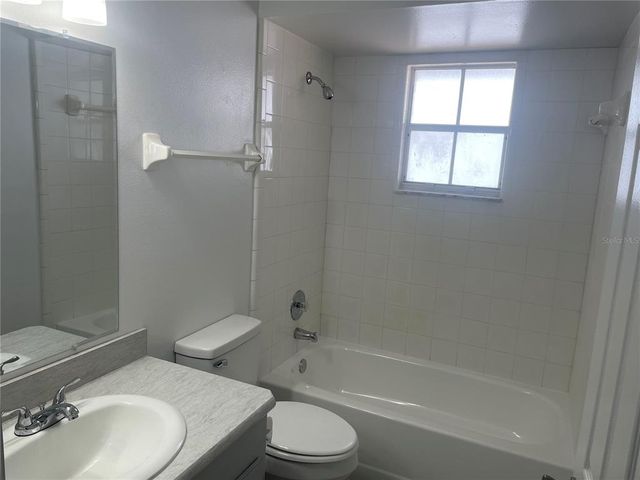 2435 W PARK DR., Deland, FL 32724