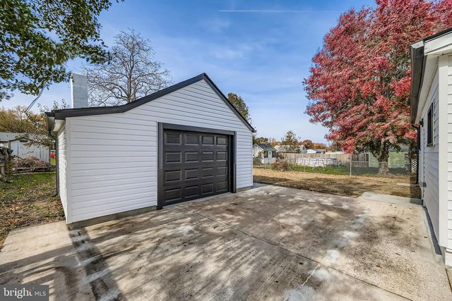 2122 LODGE FOREST DR, Baltimore, MD 21219