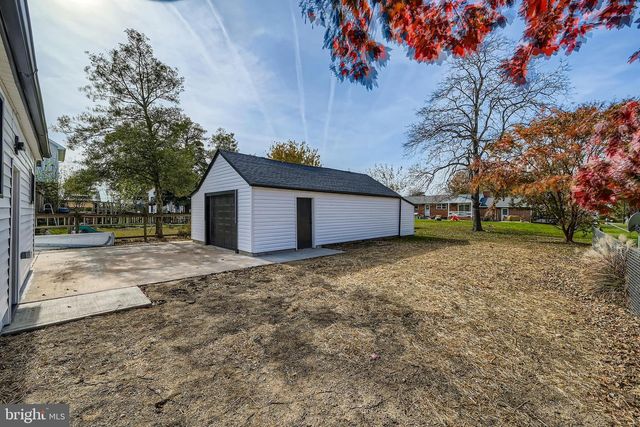 2122 LODGE FOREST DR, Baltimore, MD 21219