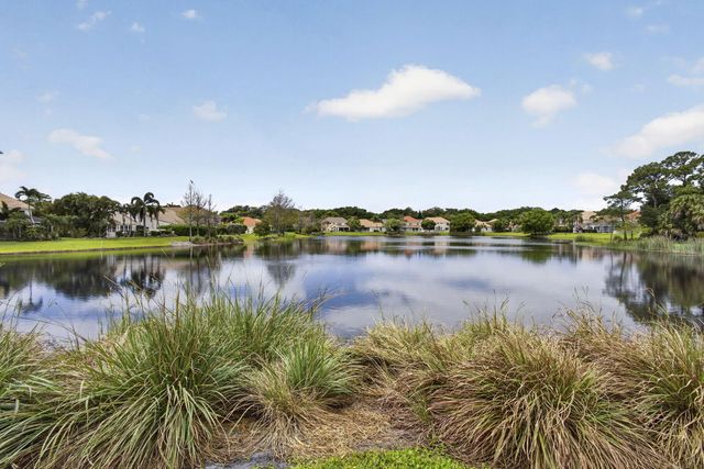 71 Princewood Lane, Palm Beach Gardens, FL 33410