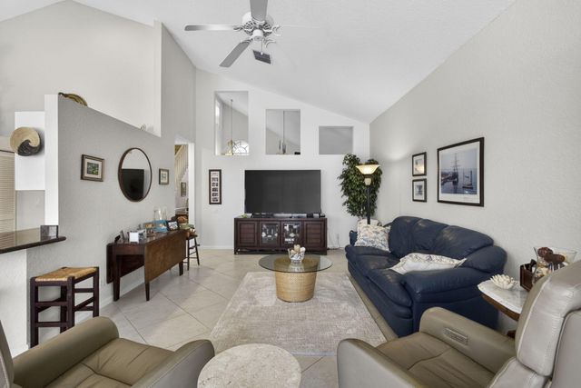 71 Princewood Lane, Palm Beach Gardens, FL 33410