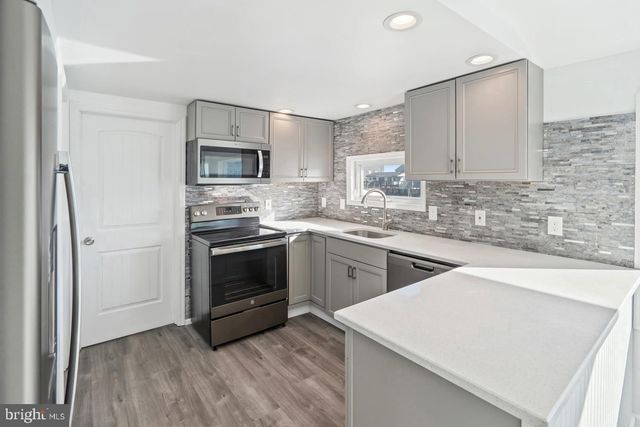 202 HERON RD, Tuckerton, NJ 08087