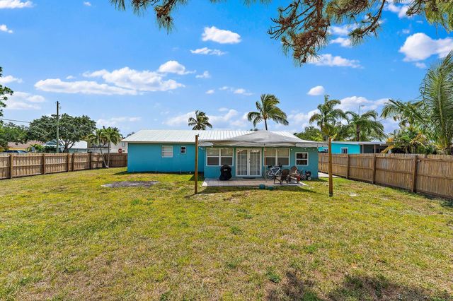 1001 Pottawatomie Street, Jupiter, FL 33458