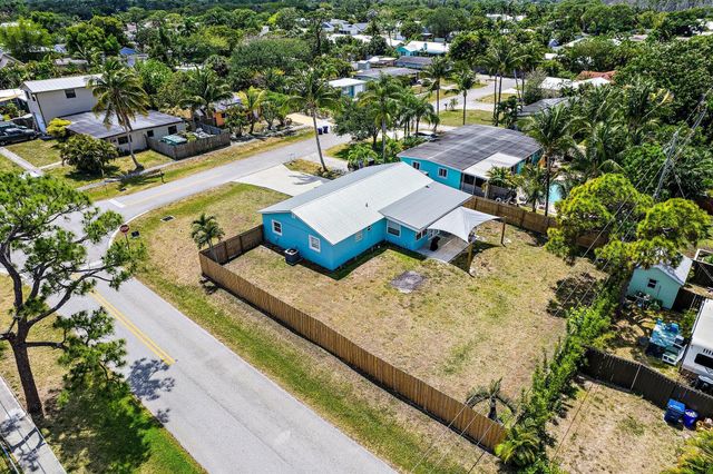 1001 Pottawatomie Street, Jupiter, FL 33458