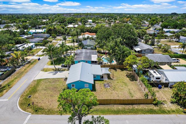 1001 Pottawatomie Street, Jupiter, FL 33458