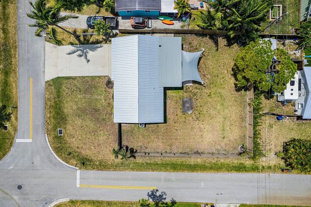 1001 Pottawatomie Street, Jupiter, FL 33458