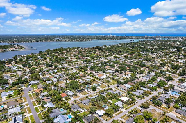 1001 Pottawatomie Street, Jupiter, FL 33458