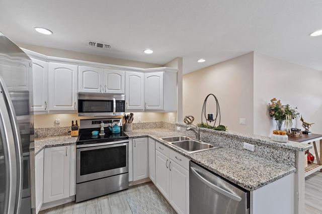 1001 Pottawatomie Street, Jupiter, FL 33458