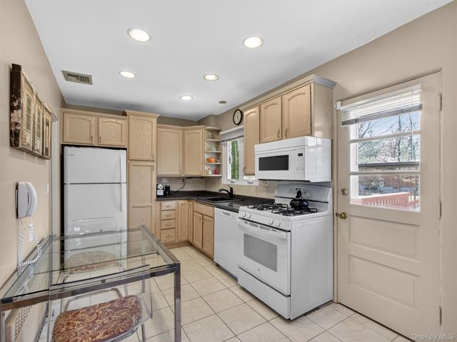 31 Sharon Drive, New City, NY 10956