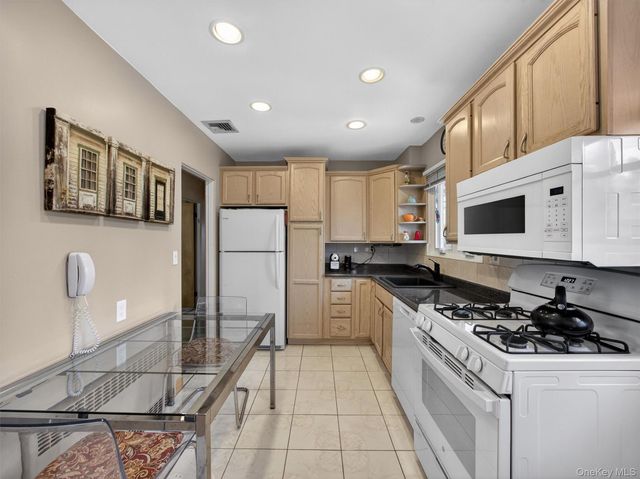 31 Sharon Drive, New City, NY 10956