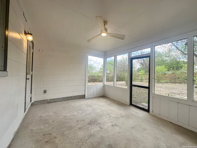 740 Rittiman Rd, Terrell Hills, TX 78209