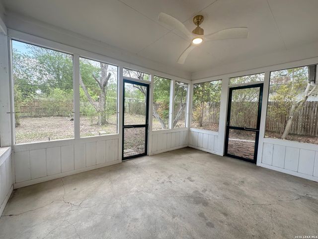 740 Rittiman Rd, Terrell Hills, TX 78209
